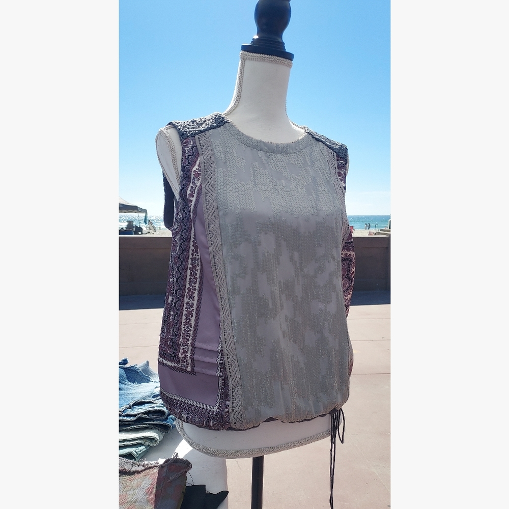 TINY Anthropologie Sequin Crochet Knit Tank Top Size Medium NWOT